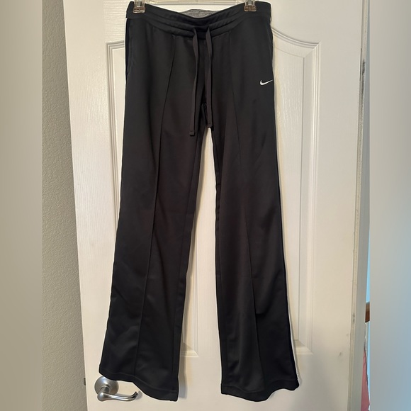 Woman’s Nike sport wear jogger pants - Picture 1 of 6